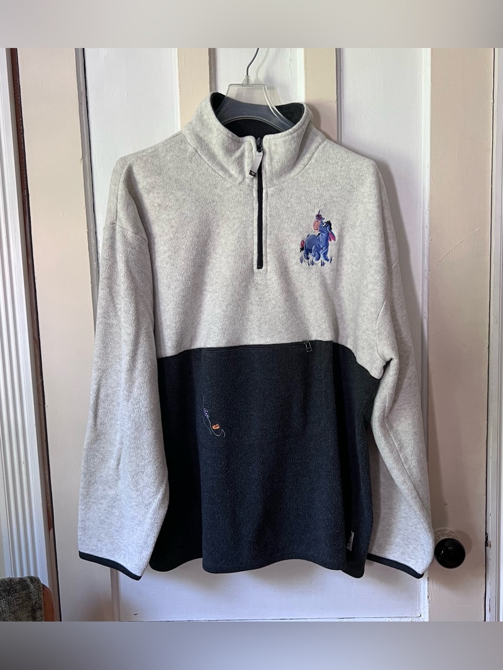 Disney POOH Cream Gray Eeyore Kangaroo Pocket Fleece Womens Pullover L